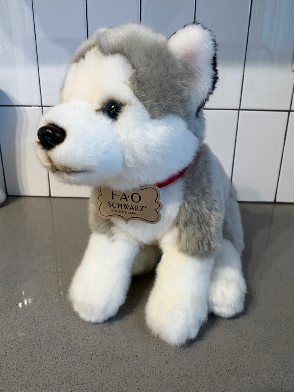 FAO Schwarz husky puppy / dog stuffed animal - 2018